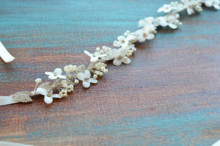 White Floral Pearl Bridal Headband - Image 3